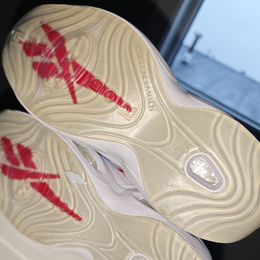 Question Mid Basketball Shoes (Reebok) Size 10 - Picture 4 of 8